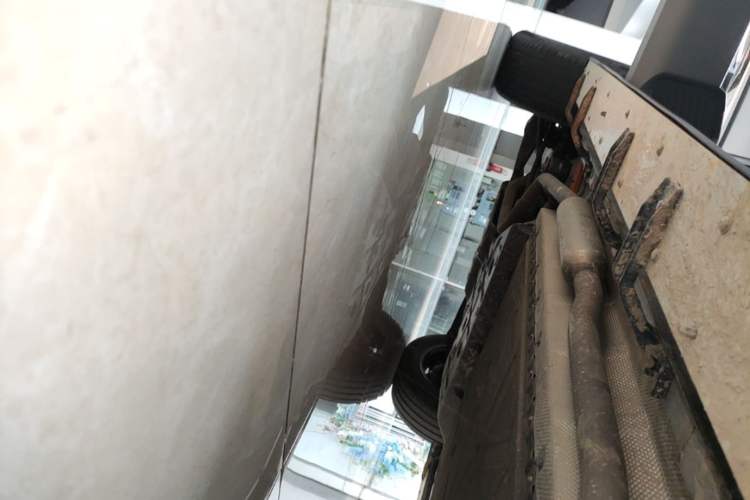 Used Deepal G318 2024 Four-Wheel-Drive Air Suspension Model Right Side Sill