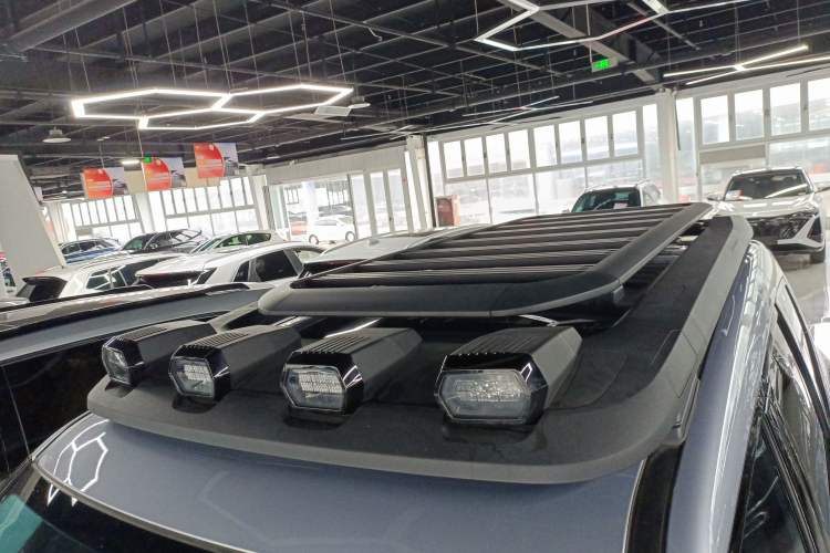 Used Deepal G318 2024 Four-Wheel-Drive Air Suspension Model Roof
