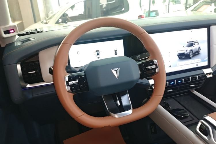 Used Deepal G318 2024 Four-Wheel-Drive Air Suspension Model Steering Wheel