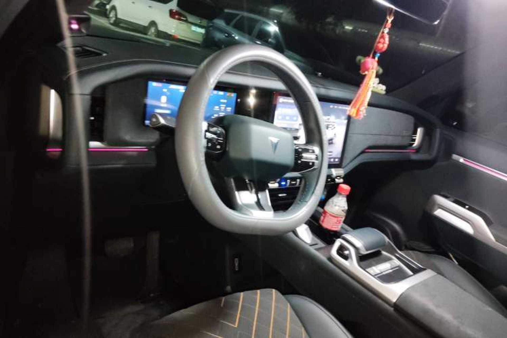 Used Deepal G318 2024 Four-Wheel-Drive Air Suspension Model Steering Wheel