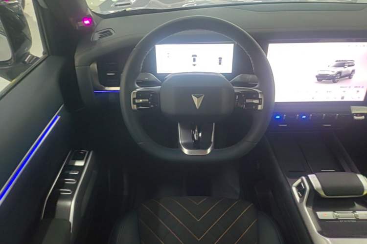 Used Deepal G318 2024 Four-Wheel-Drive Air Suspension Model Steering Wheel