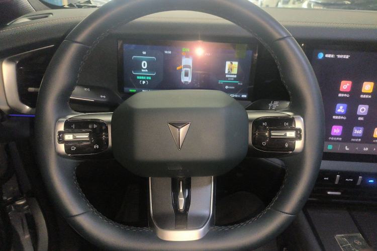 Used Deepal G318 2024 Four-Wheel-Drive Air Suspension Model Steering Wheel