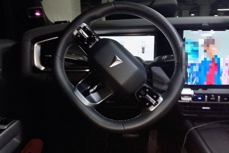 Used Deepal G318 2024 Four-Wheel-Drive Air Suspension Model Steering Wheel