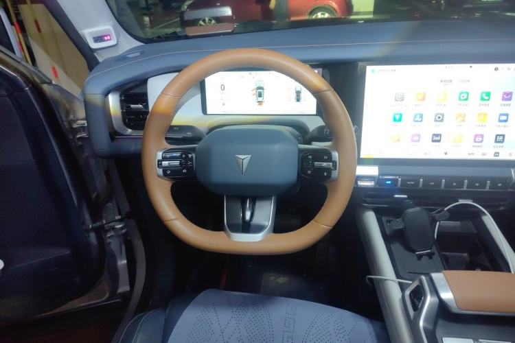 Used Deepal G318 2024 Four-Wheel-Drive Air Suspension Model Steering Wheel