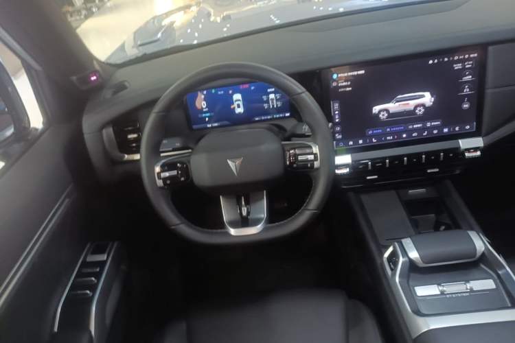 Used Deepal G318 2024 Four-Wheel-Drive Air Suspension Model Steering Wheel