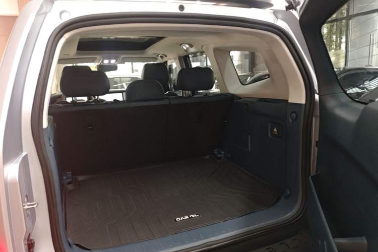 Used Deepal G318 2024 Four-Wheel-Drive Air Suspension Model Trunk