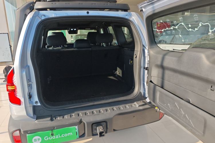 Used Deepal G318 2024 Four-Wheel-Drive Air Suspension Model Trunk