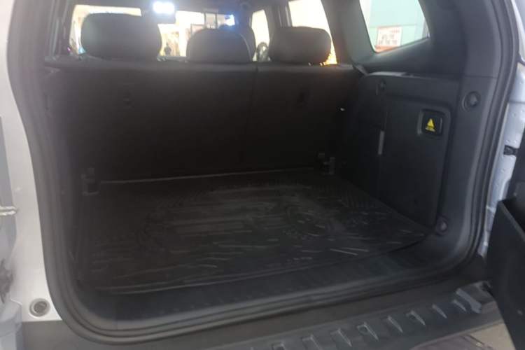 Used Deepal G318 2024 Four-Wheel-Drive Air Suspension Model Trunk