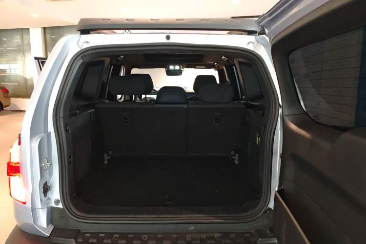 Used Deepal G318 2024 Four-Wheel-Drive Air Suspension Model Trunk