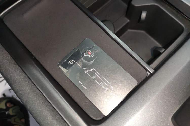 Used Deepal G318 2024 Four-Wheel-Drive Air Suspension Model Vehicle Key