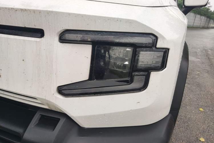 Used Deepal G318 2024 Four-Wheel-Drive Air Suspension Model Left Front Headlight