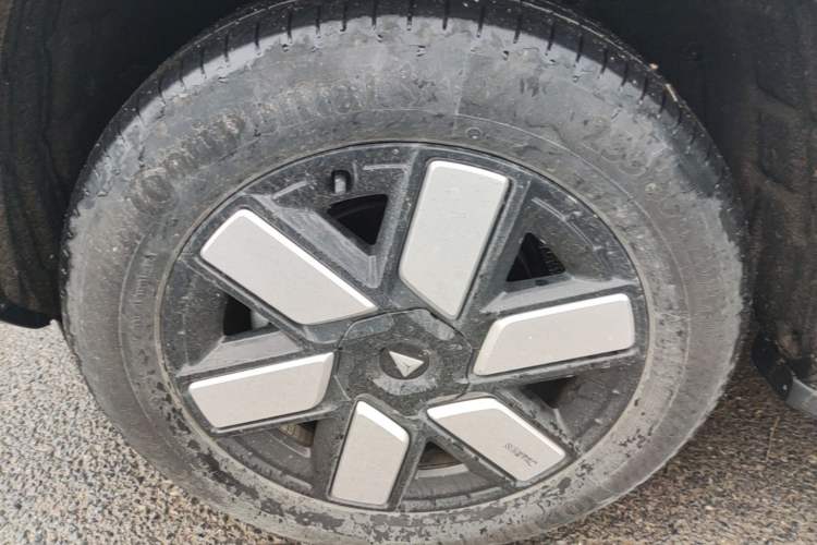 Used Deepal G318 2024 Four-Wheel-Drive Air Suspension Model Left Front Wheel Hub