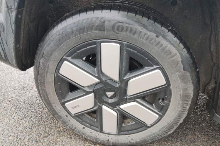 Used Deepal G318 2024 Four-Wheel-Drive Air Suspension Model Right Rear Wheel Hub