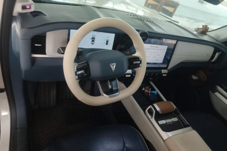 Used Deepal G318 2024 Four-Wheel-Drive Air Suspension Model Steering Wheel