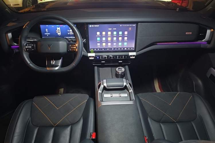 Used Deepal G318 2025 Worry-Free Cross-Country Edition Four-Wheel Drive Distant Mountains Version Center Console