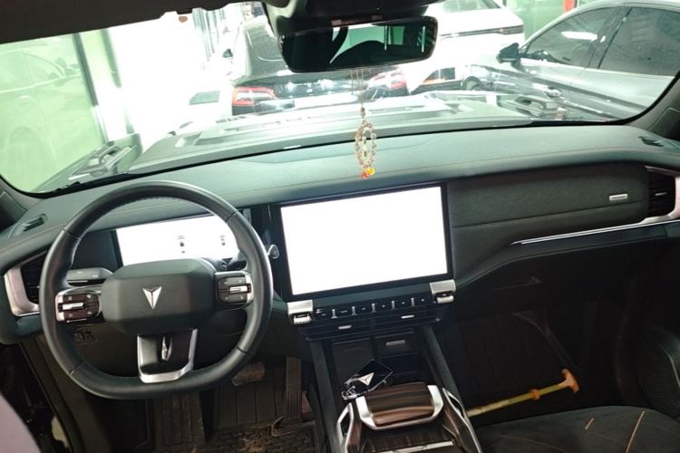 Used Deepal G318 2025 Worry-Free Cross-Country Edition Four-Wheel Drive Distant Mountains Version Center Console