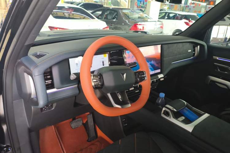 Used Deepal G318 2025 Worry-Free Cross-Country Edition Four-Wheel Drive Distant Mountains Version Center Console