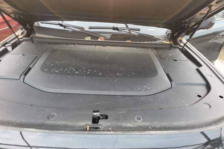 Used Deepal G318 2025 Worry-Free Adventure Edition Four-Wheel Drive Secret Realm Version Engine Bay