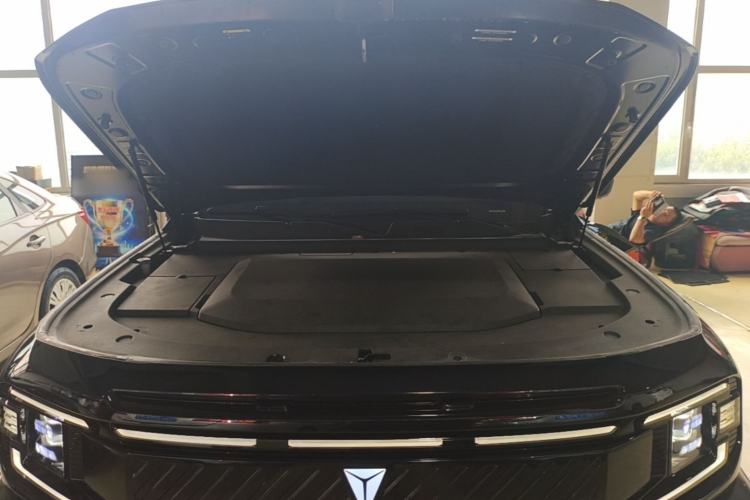 Used Deepal G318 2025 Worry-Free Cross-Country Edition Four-Wheel Drive Distant Mountains Version Engine Bay