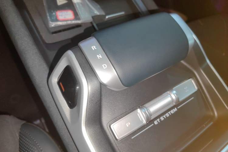 Used Deepal G318 2025 Worry-Free Adventure Edition Four-Wheel Drive Secret Realm Version Gear Lever