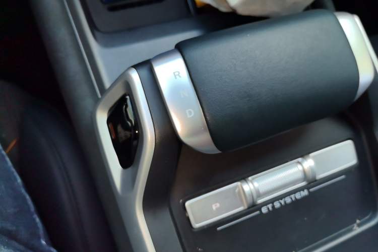 Used Deepal G318 2025 Worry-Free Cross-Country Edition Four-Wheel Drive Distant Mountains Version Gear Lever