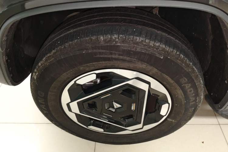 Used Deepal G318 2025 Worry-Free Cross-Country Edition Four-Wheel Drive Distant Mountains Version Left Front Wheel Hub