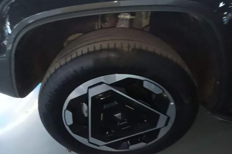 Used Deepal G318 2025 Worry-Free Adventure Edition Four-Wheel Drive Secret Realm Version Left Front Wheel Hub