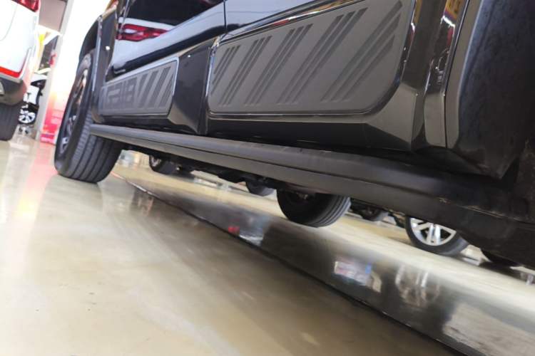 Used Deepal G318 2025 Worry-Free Cross-Country Edition Four-Wheel Drive Distant Mountains Version Left Side Sill