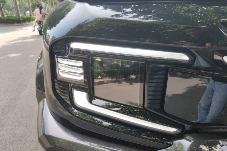 Used Deepal G318 2025 Worry-Free Cross-Country Edition Four-Wheel Drive Distant Mountains Version Right Front Headlight