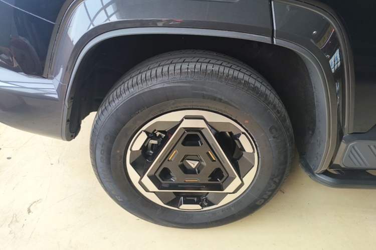 Used Deepal G318 2025 Worry-Free Cross-Country Edition Four-Wheel Drive Distant Mountains Version Right Rear Wheel Hub