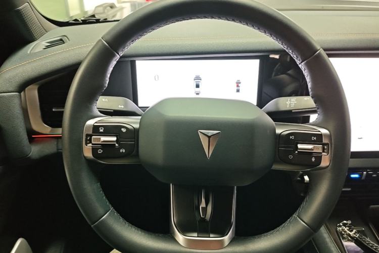 Used Deepal G318 2025 Worry-Free Cross-Country Edition Four-Wheel Drive Distant Mountains Version Steering Wheel