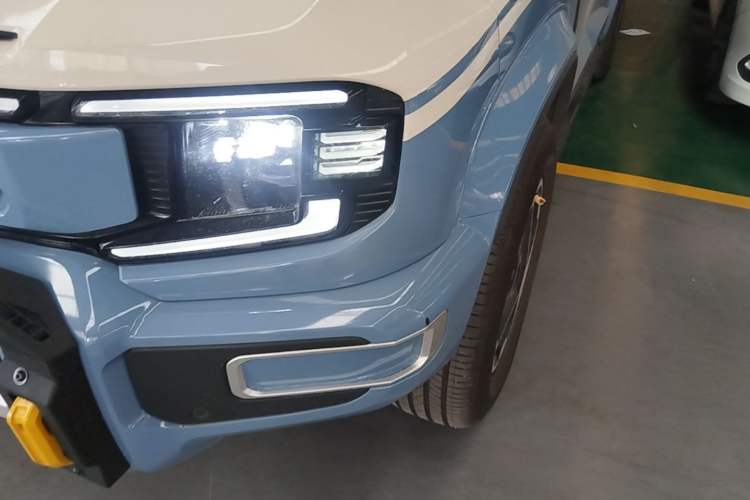 Used Deepal G318 2025 Worry-Free Cross-Country Edition Four-Wheel Drive Distant Mountains Version Left Front Headlight