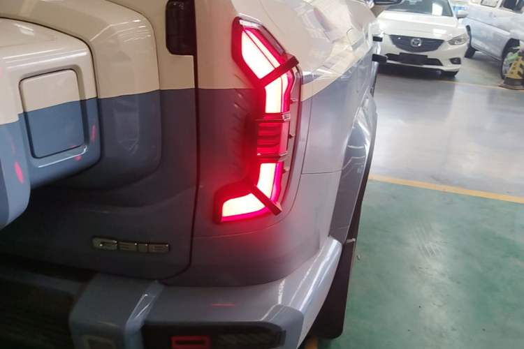 Used Deepal G318 2025 Worry-Free Cross-Country Edition Four-Wheel Drive Distant Mountains Version Right Rear Taillight