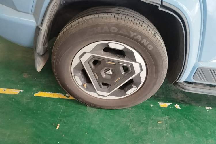 Used Deepal G318 2025 Worry-Free Cross-Country Edition Four-Wheel Drive Distant Mountains Version Right Rear Wheel Hub