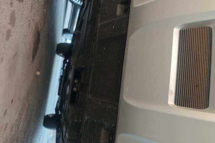 Used Deepal G318 2025 Worry-Free Cross-Country Edition Four-Wheel Drive Distant Mountains Version Chassis Front