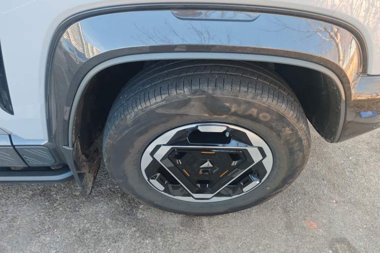 Used Deepal G318 2025 Worry-Free Cross-Country Edition Four-Wheel Drive Distant Mountains Version Right Front Wheel Hub
