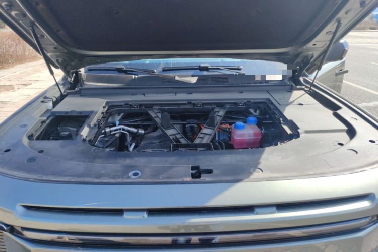 Used Deepal G318 2025 Worry-Free Adventure Edition Four-Wheel Drive Secret Realm Version Engine Bay