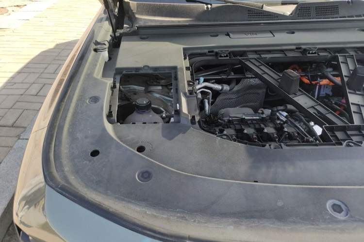 Used Deepal G318 2025 Worry-Free Adventure Edition Four-Wheel Drive Secret Realm Version Engine Bay Right