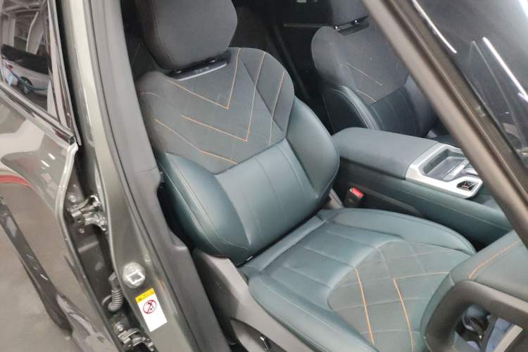 Used Deepal G318 2025 Worry-Free Cross-Country Edition Four-Wheel Drive Distant Mountains Version Right Front Seat