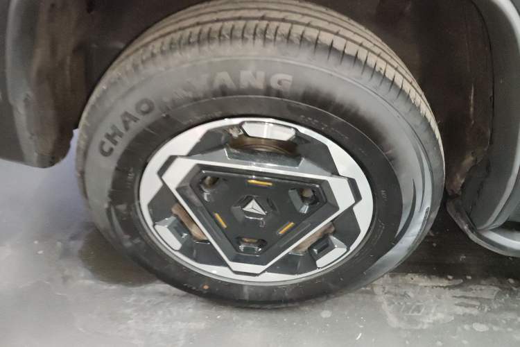 Used Deepal G318 2025 Worry-Free Cross-Country Edition Four-Wheel Drive Distant Mountains Version Right Rear Wheel Hub