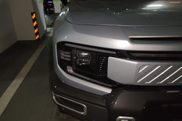Used Deepal G318 2025 Worry-Free Cross-Country Edition Four-Wheel Drive Distant Mountains Version Right Front Headlight