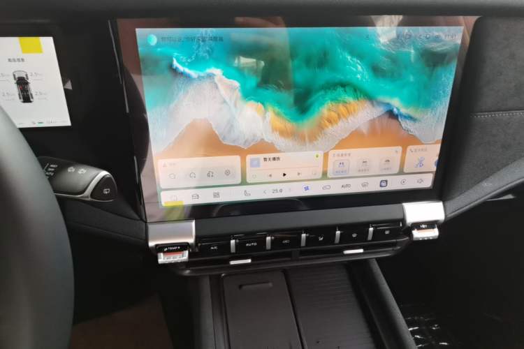 Used Deepal G318 2025 Worry-Free Adventure Edition Four-Wheel Drive Secret Realm Version Audio And AC Panel