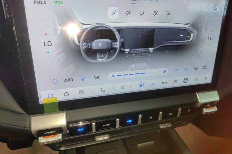 Used Deepal G318 2025 Worry-Free Adventure Edition Four-Wheel Drive Secret Realm Version Audio And AC Panel
