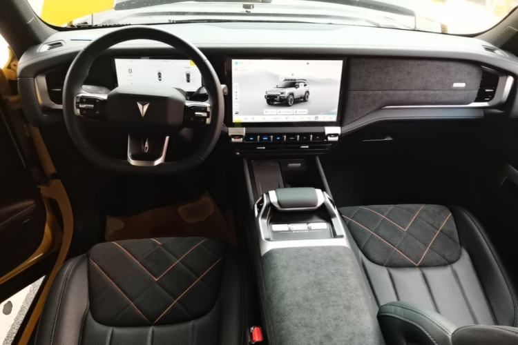 Used Deepal G318 2025 Worry-Free Adventure Edition Four-Wheel Drive Secret Realm Version Center Console