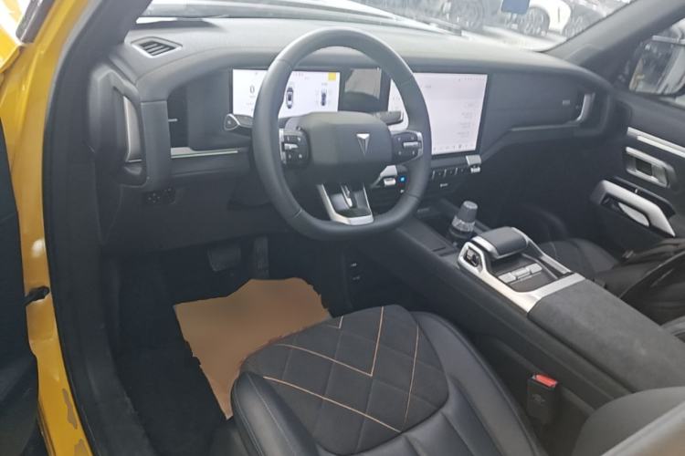 Used Deepal G318 2025 Worry-Free Adventure Edition Four-Wheel Drive Secret Realm Version Center Console