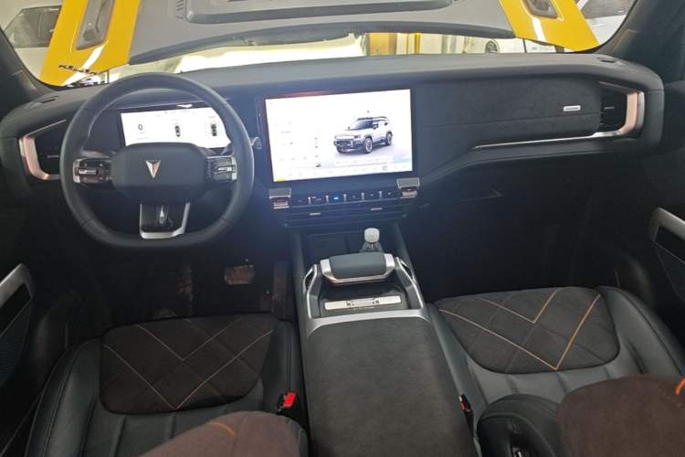 Used Deepal G318 2025 Worry-Free Adventure Edition Four-Wheel Drive Secret Realm Version Center Console