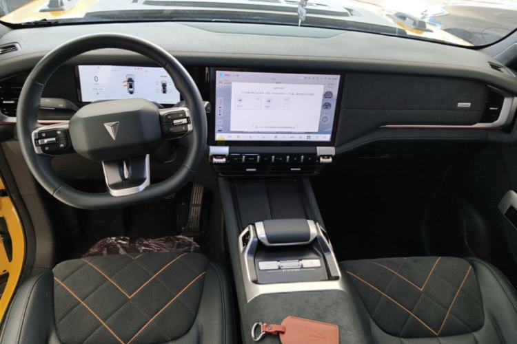 Used Deepal G318 2025 Worry-Free Adventure Edition Four-Wheel Drive Secret Realm Version Center Console