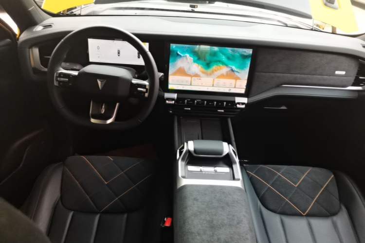Used Deepal G318 2025 Worry-Free Adventure Edition Four-Wheel Drive Secret Realm Version Center Console