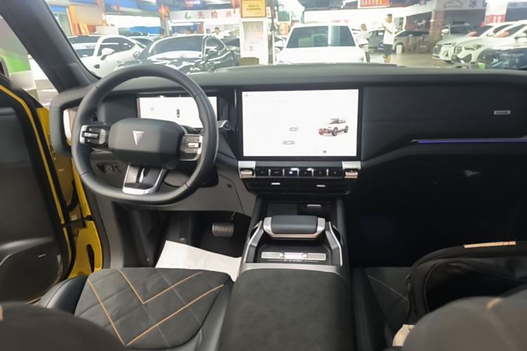 Used Deepal G318 2025 Worry-Free Adventure Edition Four-Wheel Drive Secret Realm Version Center Console