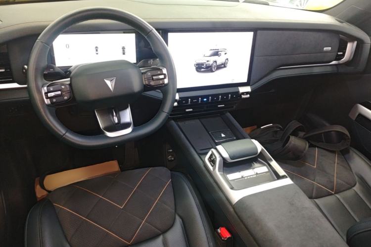 Used Deepal G318 2025 Worry-Free Adventure Edition Four-Wheel Drive Secret Realm Version Center Console